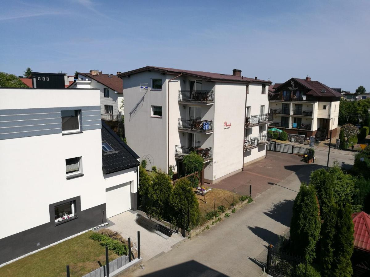 Dom Wczasowy Plomyk Wladyslawowo Exterior photo